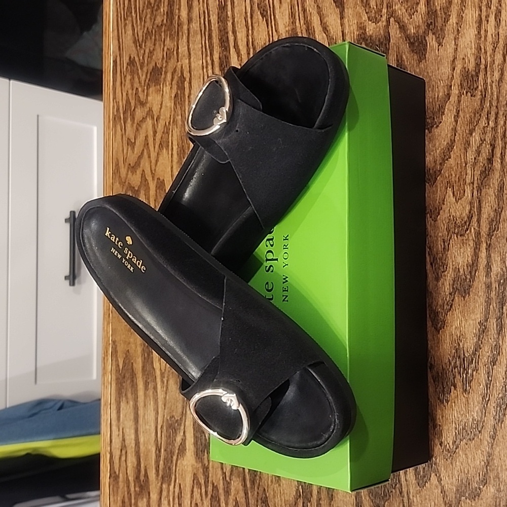 Kate Della Slide size 7.5